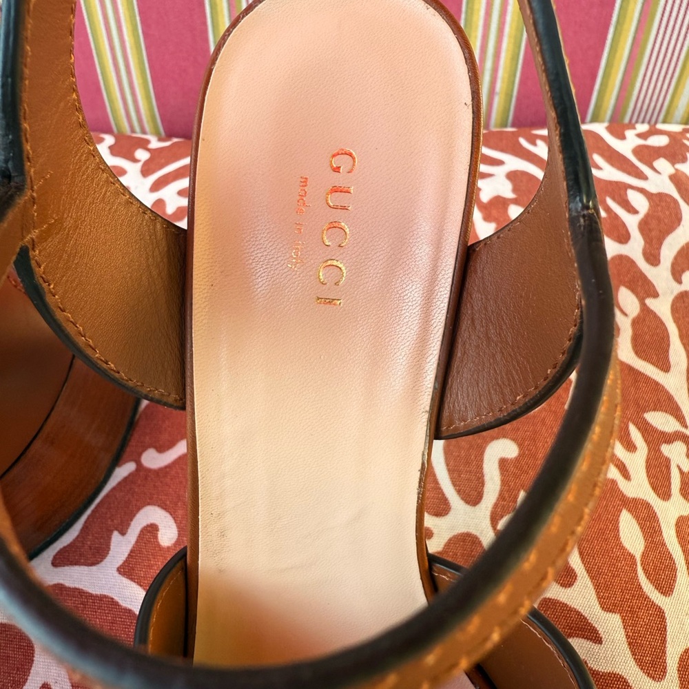 Gucci Interlocking G  Platform Logo Sandals - Picture 5 of 9